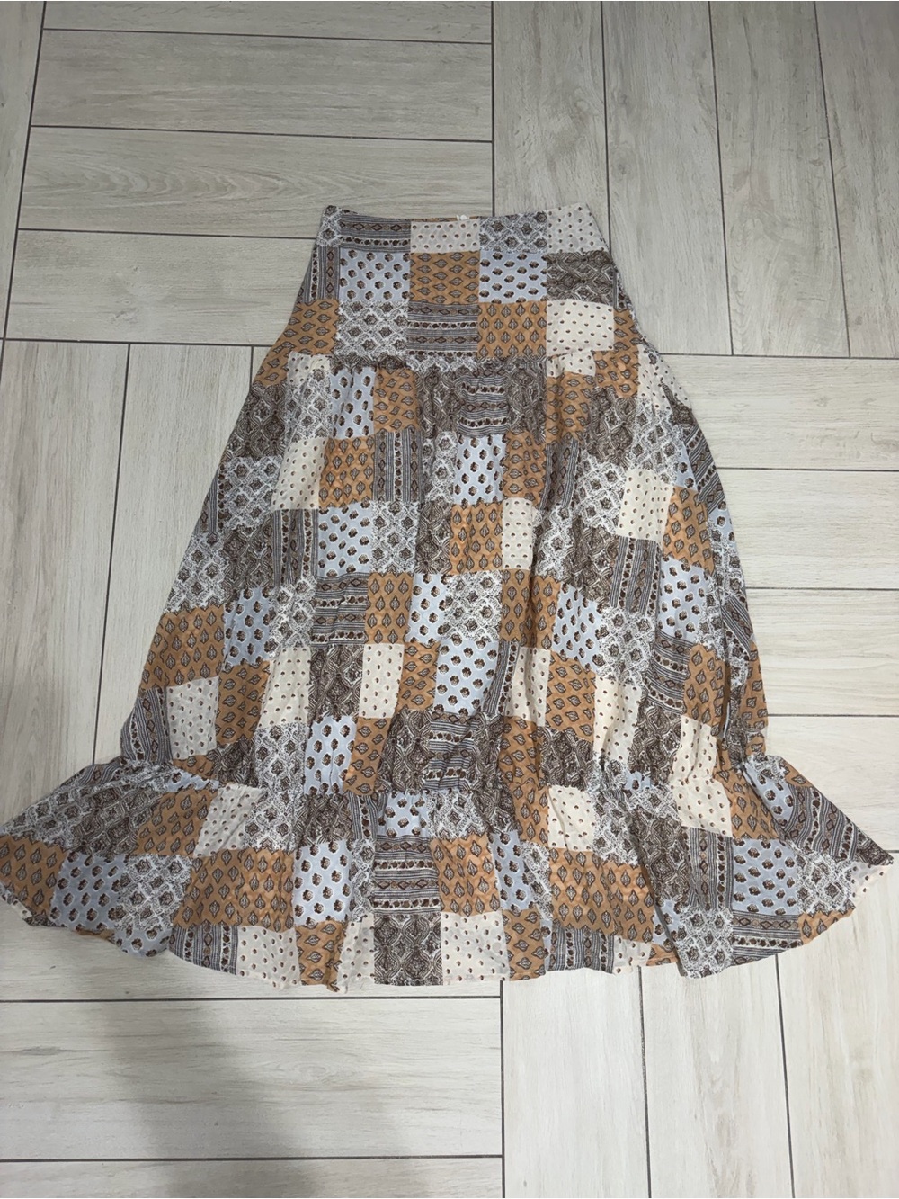 Patchwork Print Midi Skirt in Tan and White